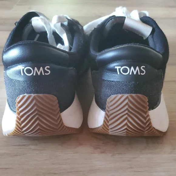TOMS Black and Gray Wyndon Sneakers - Picture 3 of 7